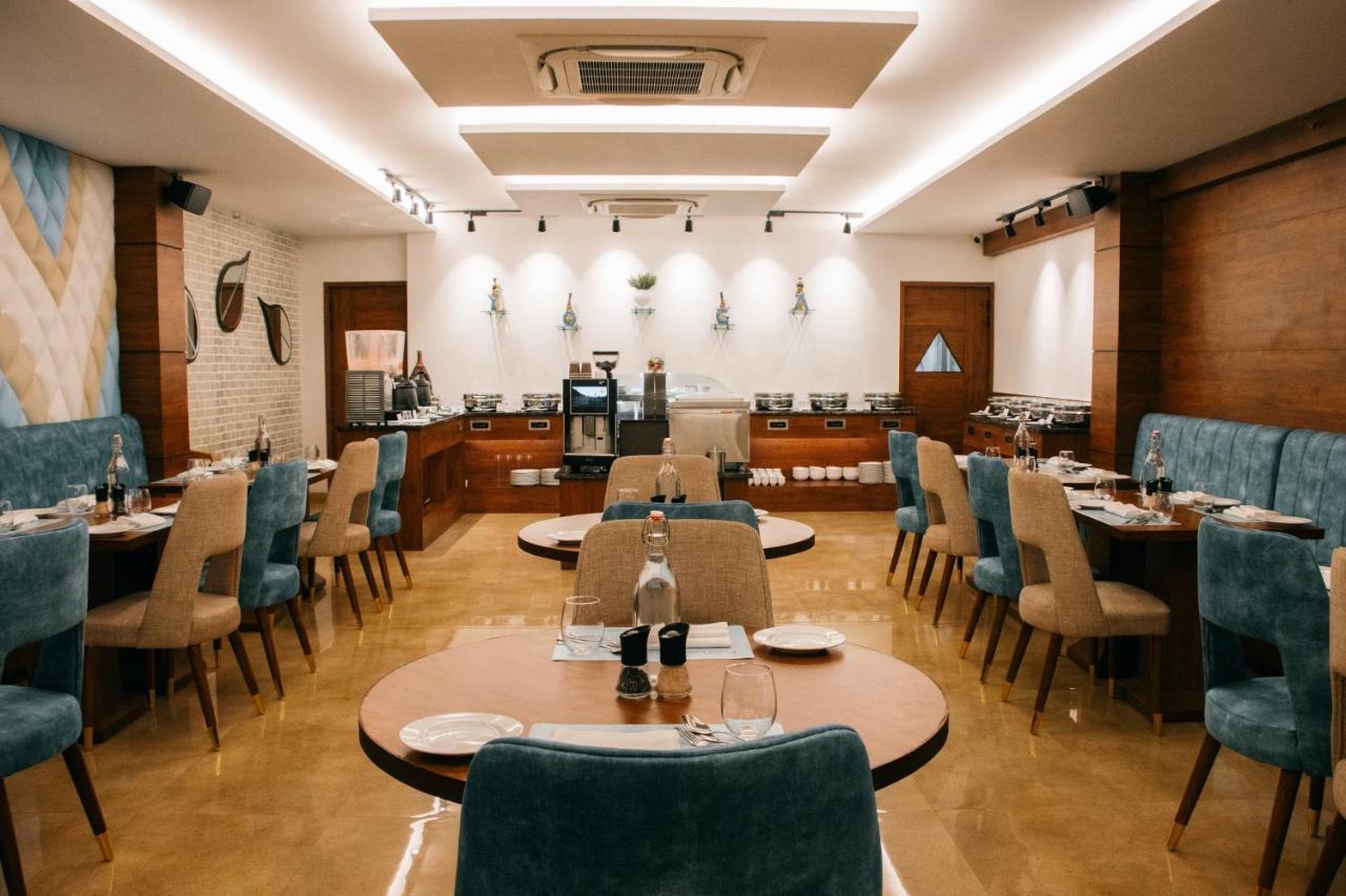 Playotel Premier Vijay Nagar Индор Екстериор снимка