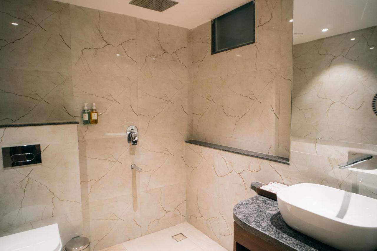 Playotel Premier Vijay Nagar Индор Екстериор снимка