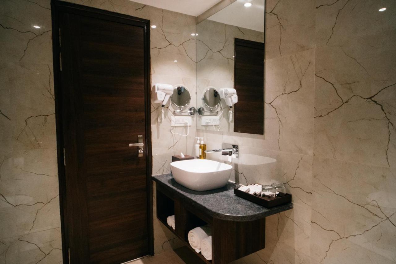 Playotel Premier Vijay Nagar Индор Екстериор снимка