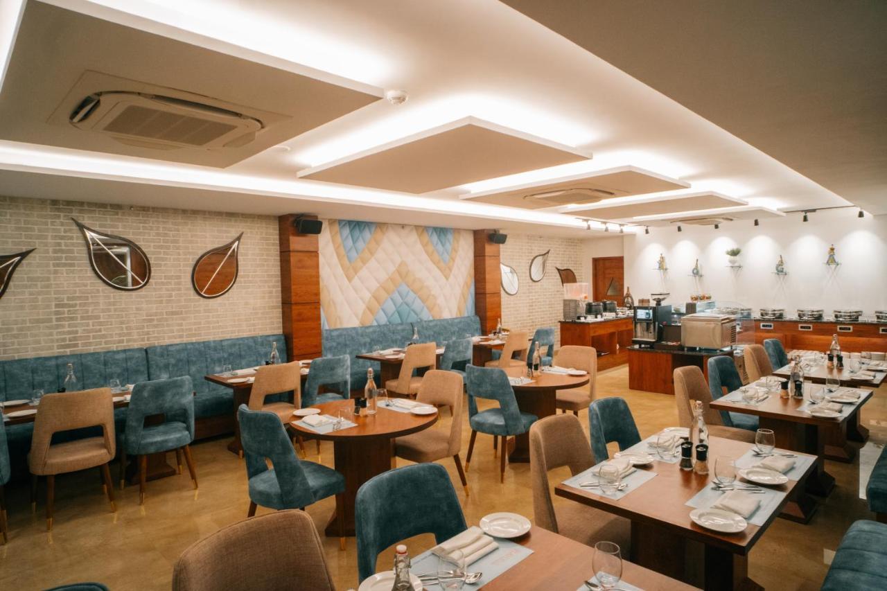 Playotel Premier Vijay Nagar Индор Екстериор снимка