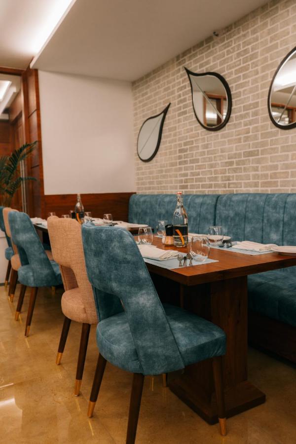 Playotel Premier Vijay Nagar Индор Екстериор снимка