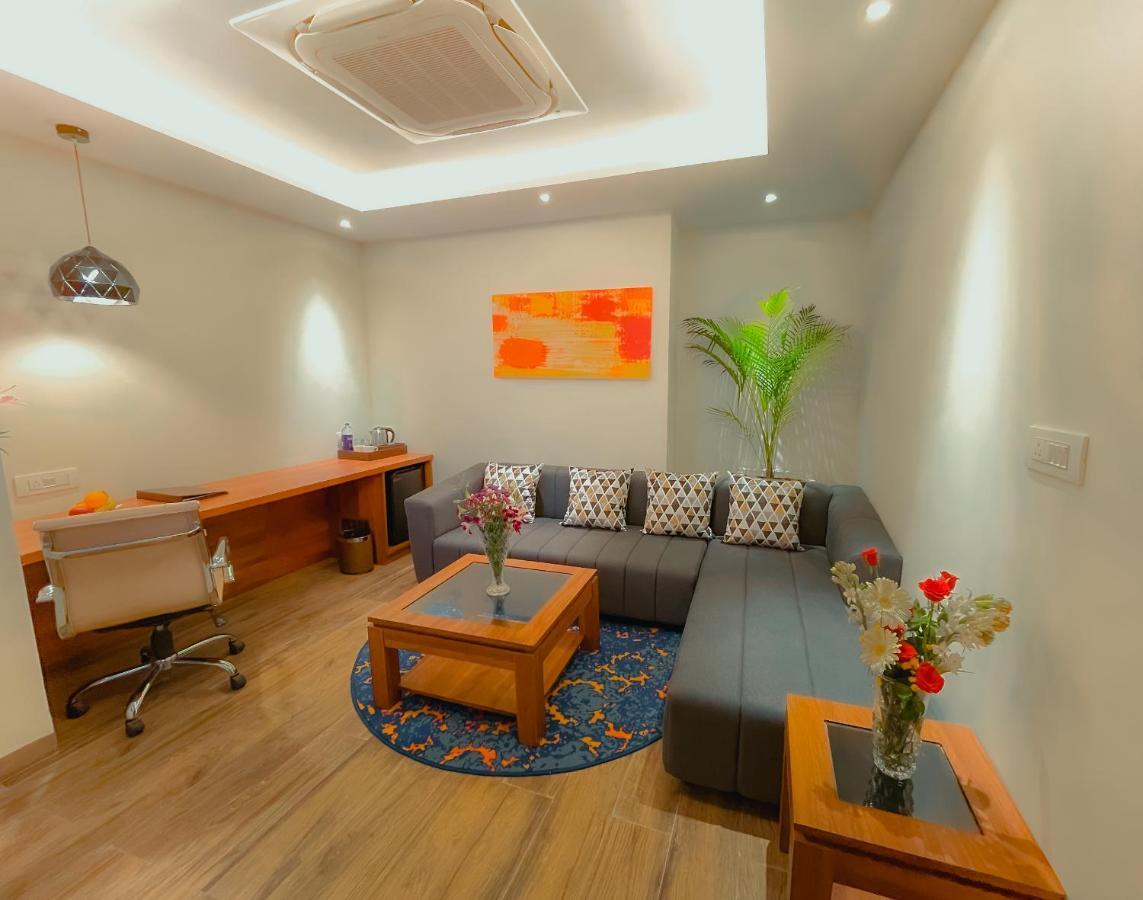 Playotel Premier Vijay Nagar Индор Екстериор снимка