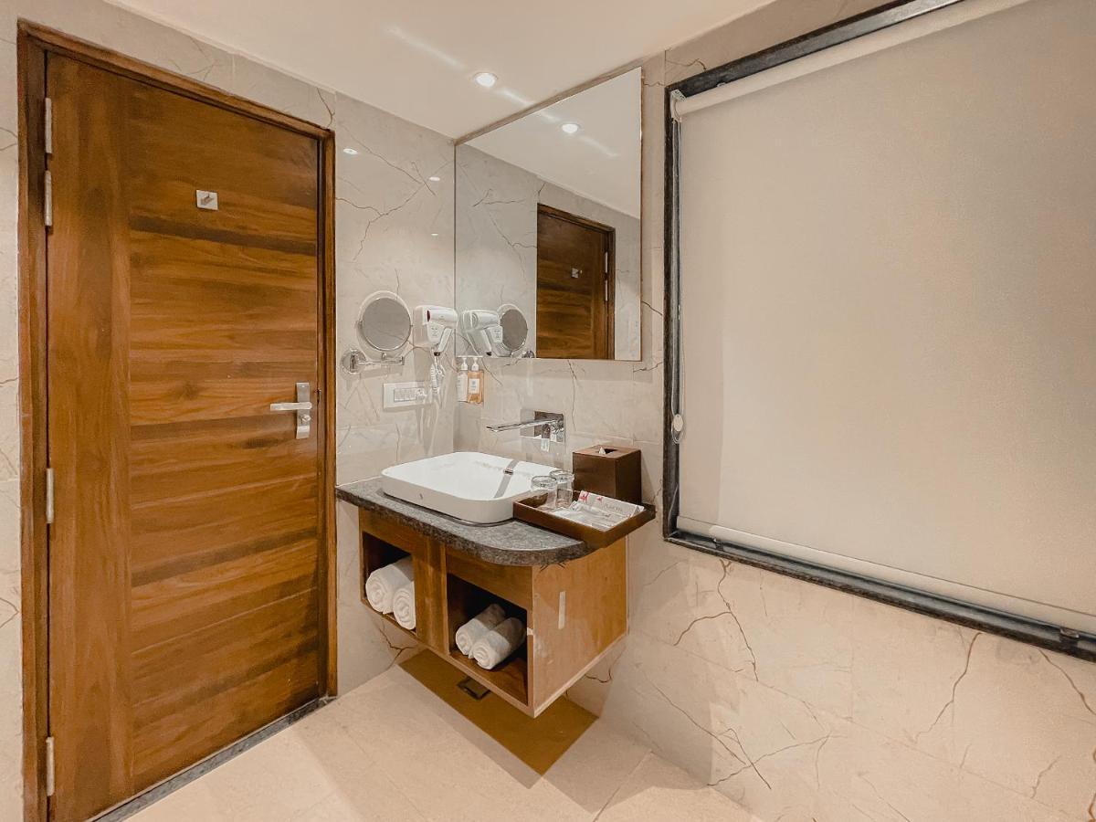 Playotel Premier Vijay Nagar Индор Екстериор снимка