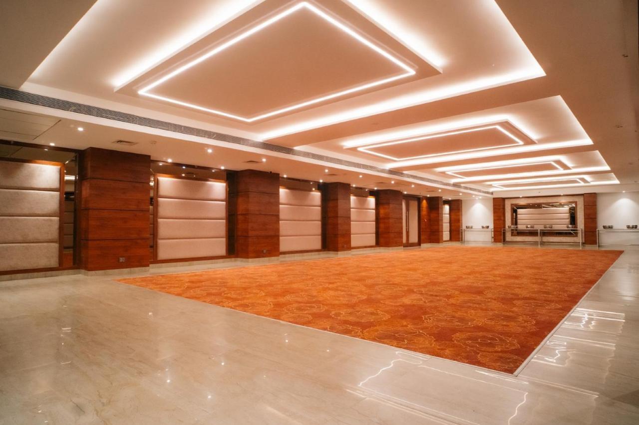 Playotel Premier Vijay Nagar Индор Екстериор снимка