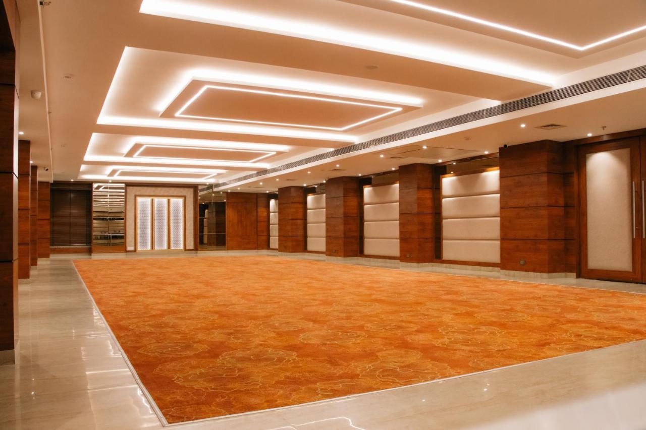 Playotel Premier Vijay Nagar Индор Екстериор снимка