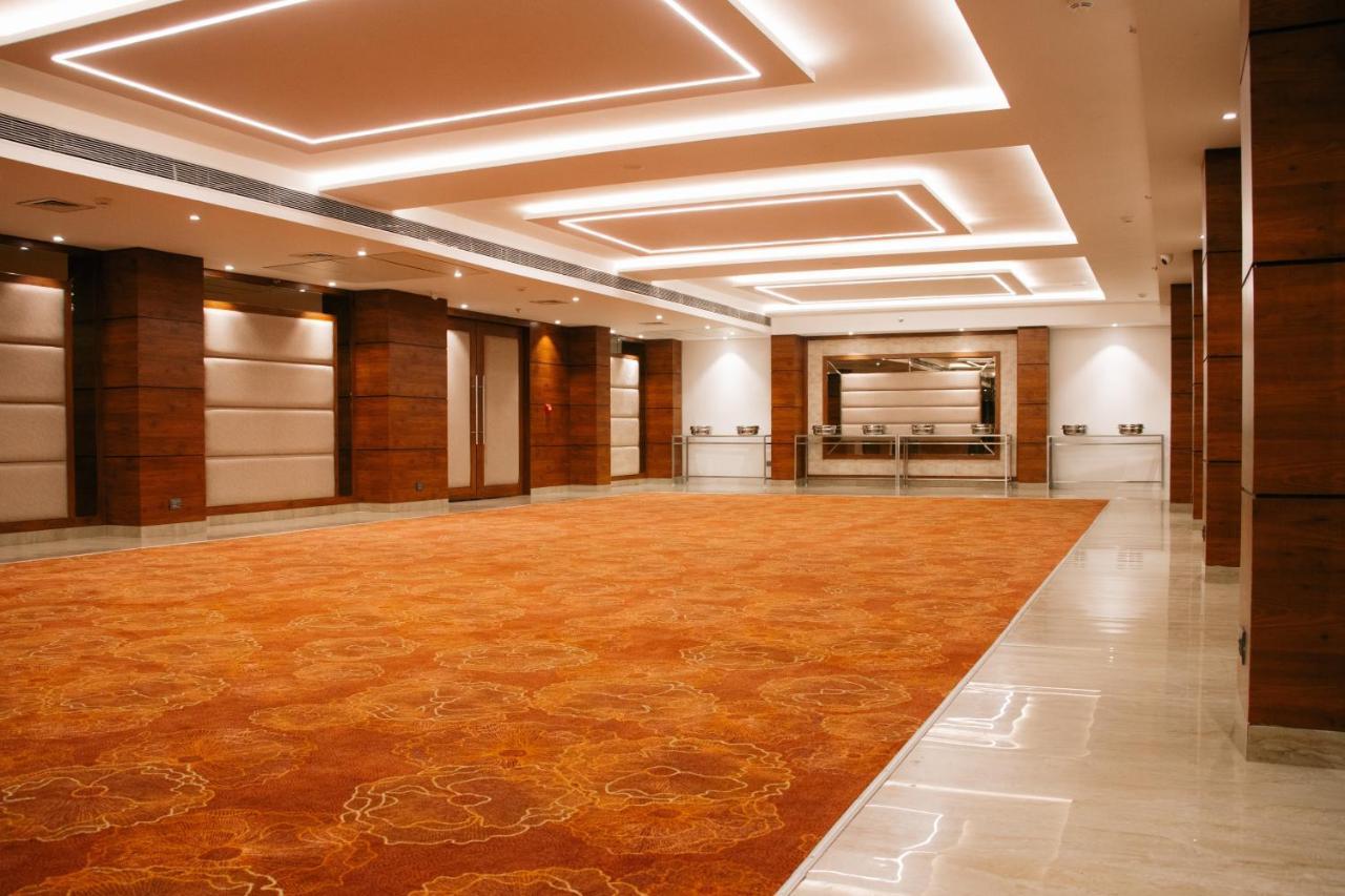 Playotel Premier Vijay Nagar Индор Екстериор снимка