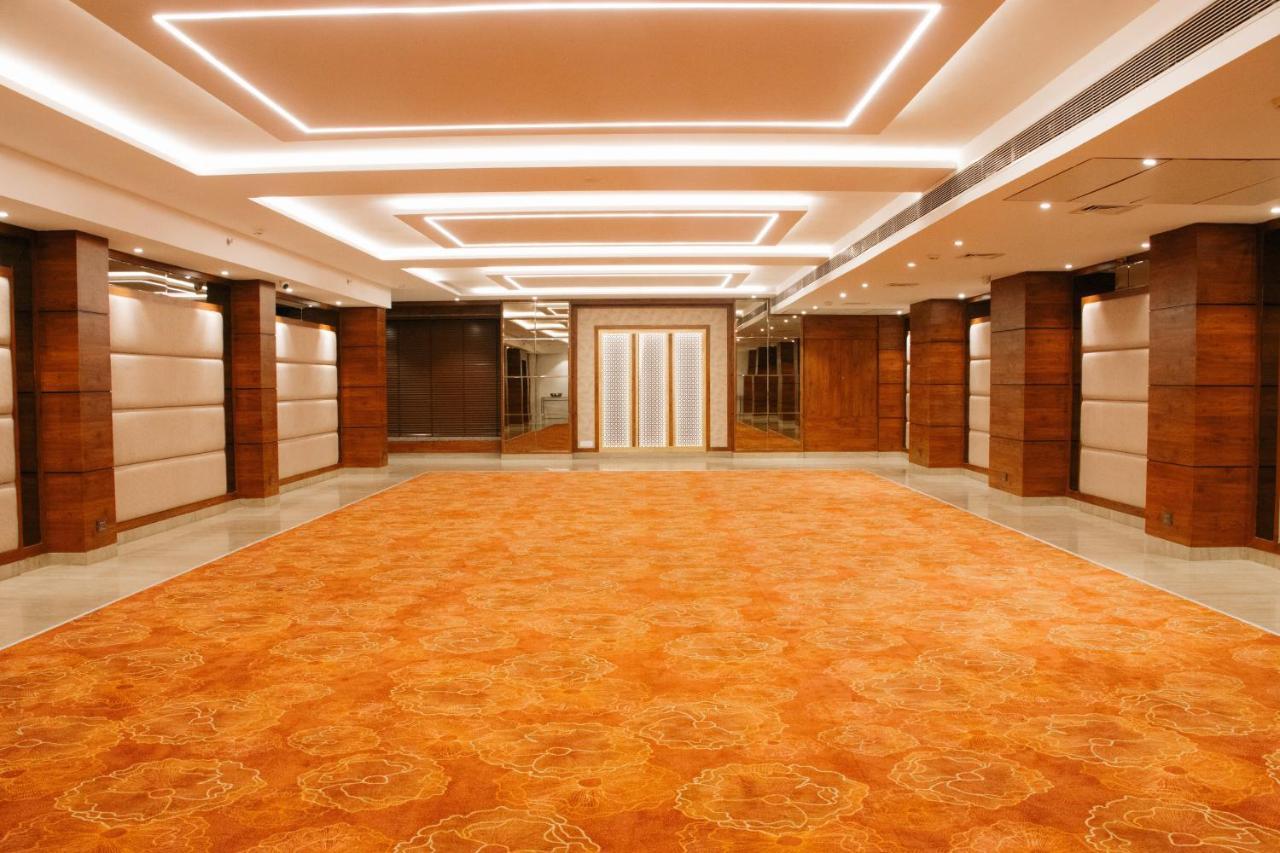 Playotel Premier Vijay Nagar Индор Екстериор снимка