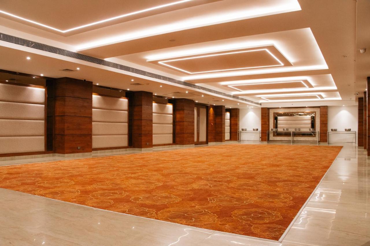 Playotel Premier Vijay Nagar Индор Екстериор снимка