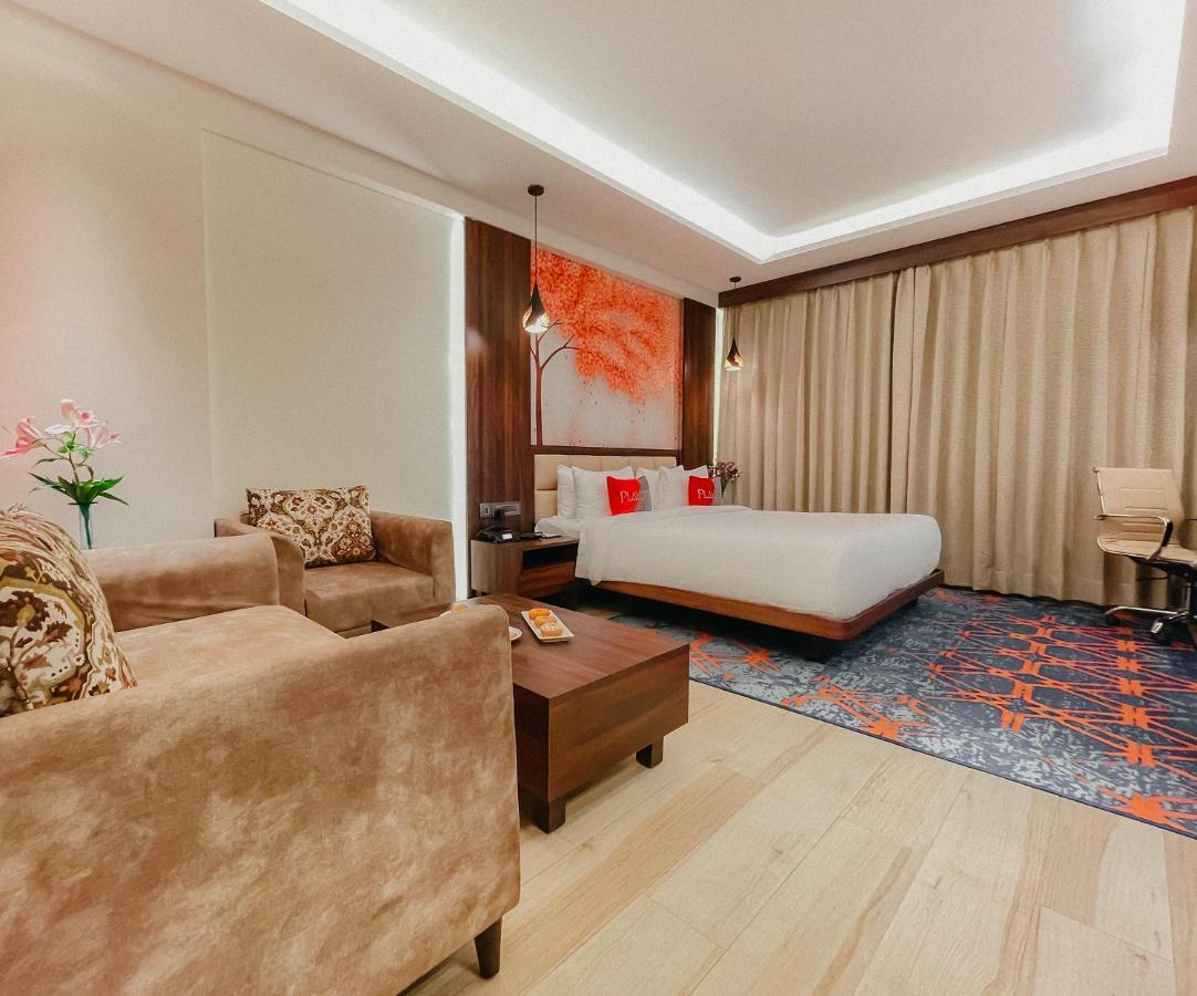 Playotel Premier Vijay Nagar Индор Екстериор снимка